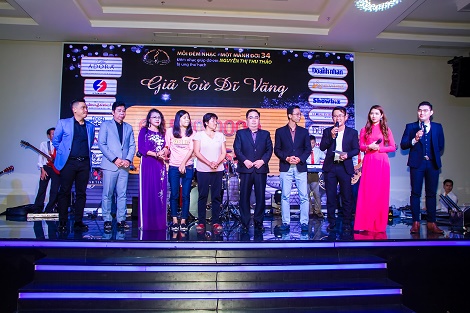 “Giã từ dĩ vãng”- giã từ những đau thương, bất hạnh, hồi sinh lại một cuộc đời mới.