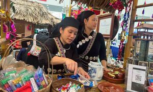 'Du lịch' các địa danh nổi tiếng ngay tại Hội chợ mùa Thu 2025