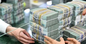 Ngân hàng đồng loạt tăng lãi suất giữa cao điểm sản xuất cuối năm